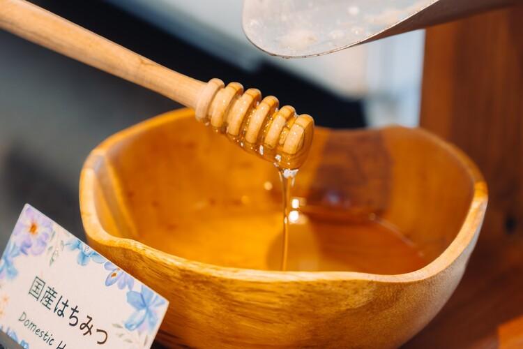 とろ〜りあま〜い国産はちみつ