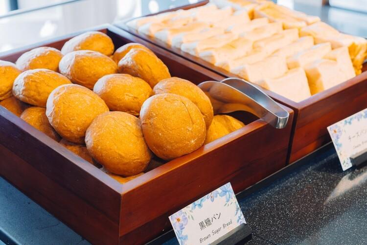 香りがたまらない黒糖パン