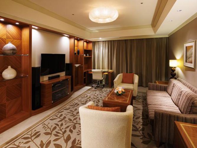 【コーナースイート（リビング）】