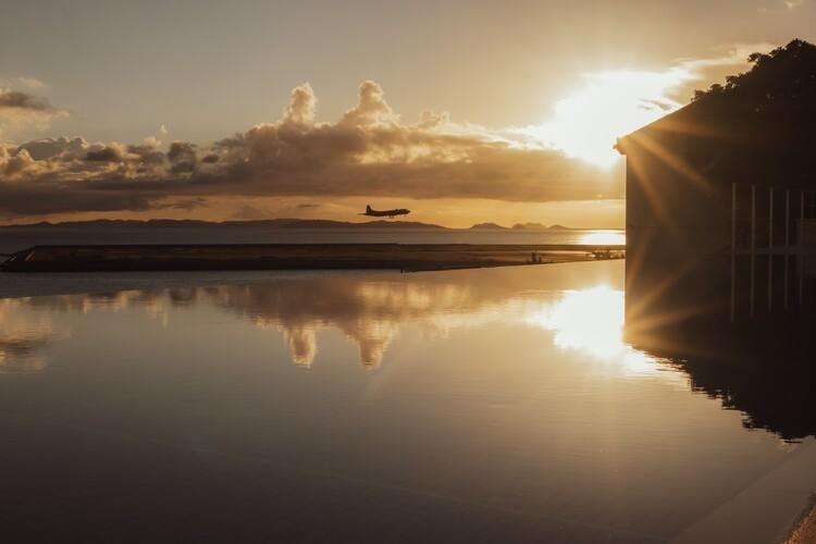那覇空港に最も近い島で味わう非日常体験