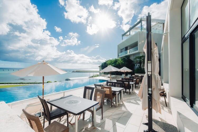 開放的なプールサイドでのBBQもお楽しみいただけます