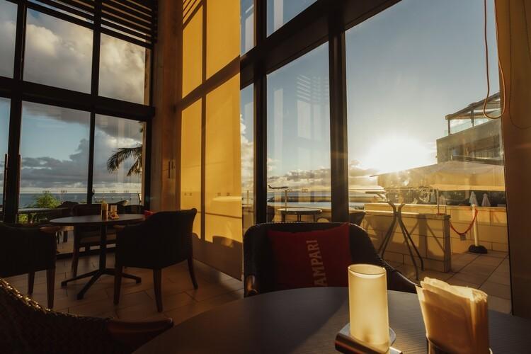 一日を締めくくる、至福のサンセットタイム