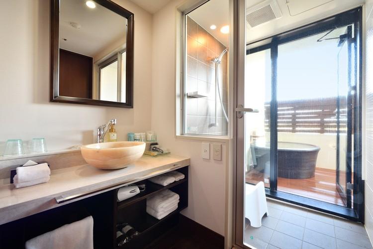 温泉露天風呂付デラックス和洋室エアポートビュー