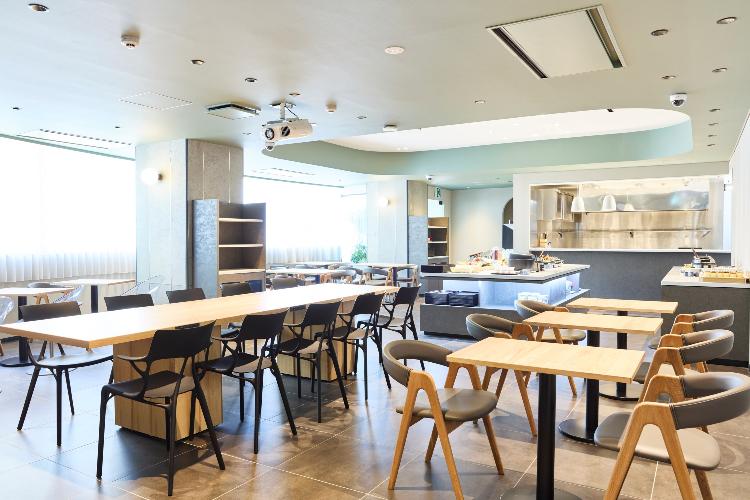 3/28〜宿泊者用フリースペース誕生!12-20時、Wi-Fi・珈琲完備。仕事や読書、休憩にぜひ♪