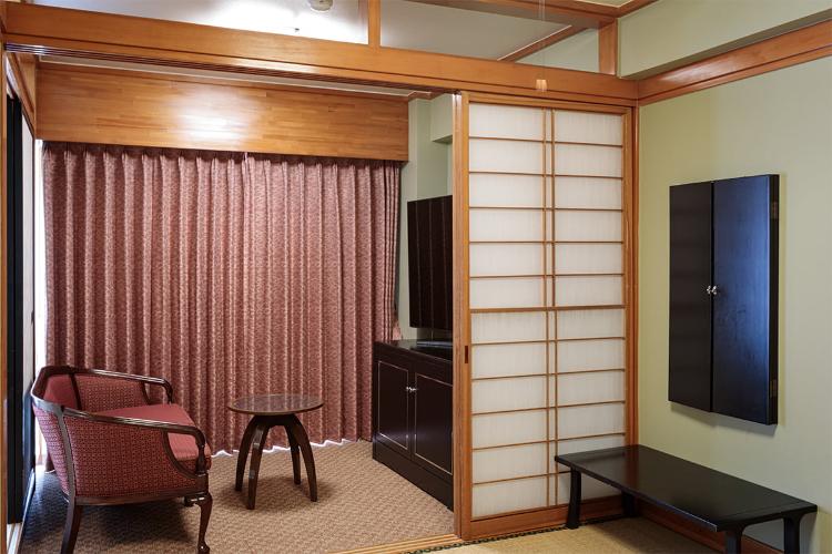 琉球ルーム（室内一例）