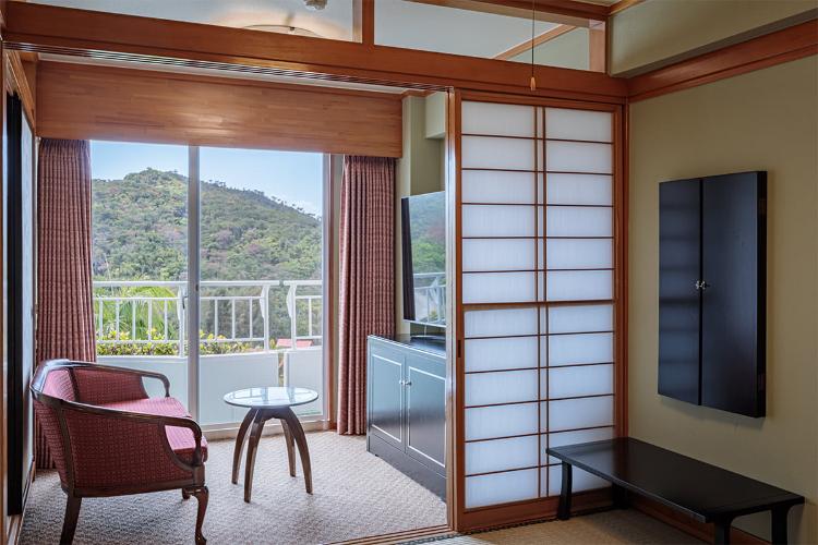 琉球ルーム（室内一例）