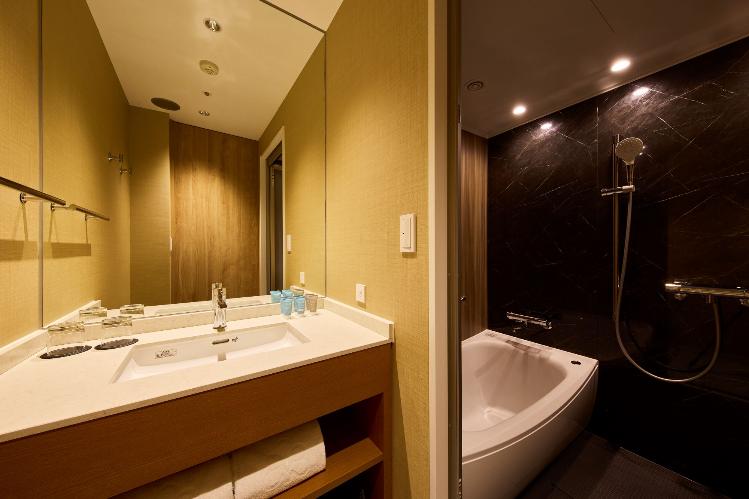 バス・トイレ別／洗い場付きバスルームで快適なバスタイムを・・・（コンフォートツイン客室一例）