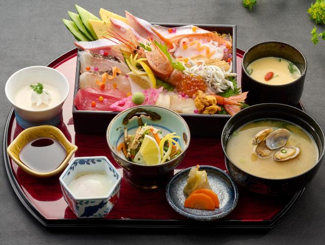 当館名物!大好評の海鮮重膳