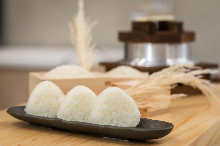 創業大正5年「堀江米店」のお米で握る、具材選べるふっくらおにぎりをお楽しみください♪