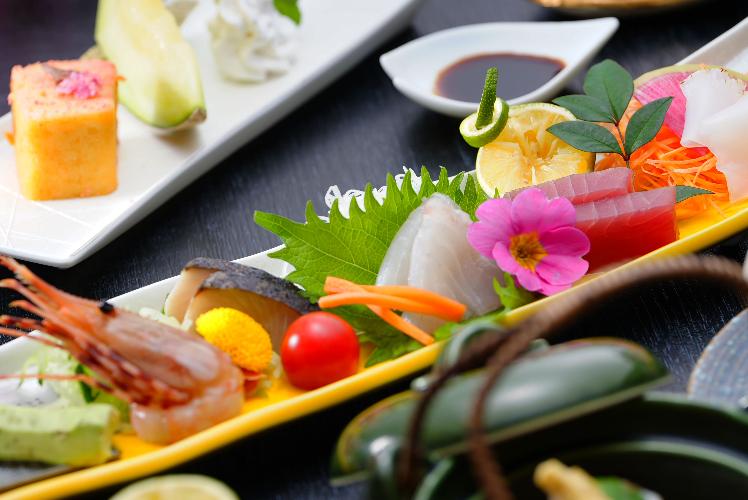 春の特上会席　新鮮な魚を贅沢に。地魚５種盛り