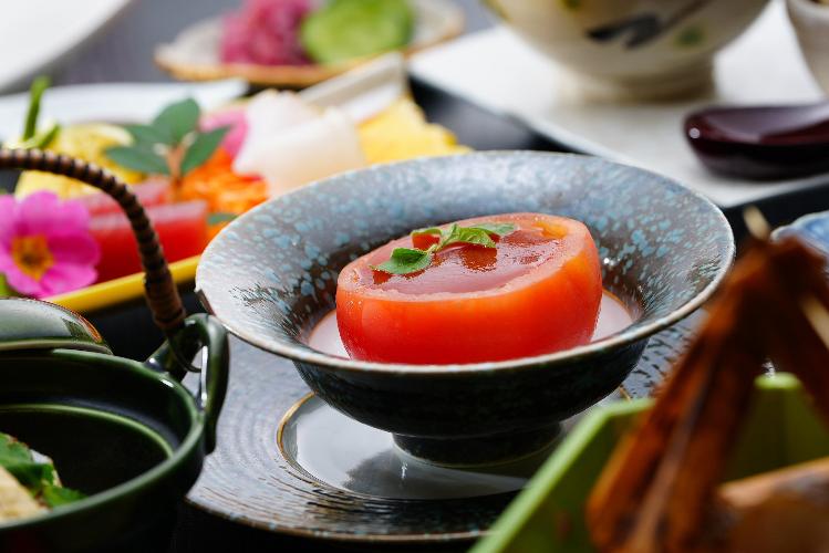 春の特上会席　爽やかなくちどけオリジナルとまとジュレ