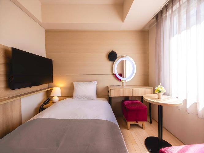 【レディースフロア：シングル】フローリング仕様で、靴を脱いでお過ごしいただけます。