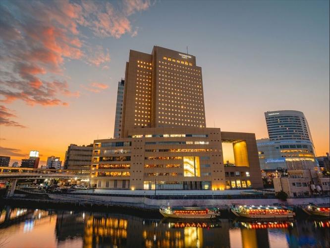 【外観】みなとみらいに面し、桜木町駅・馬車道駅からもアクセス抜群の横浜旅に快適な立地です。