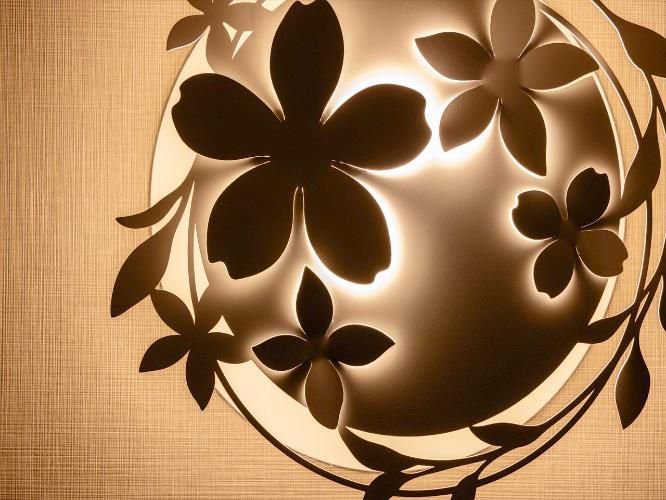 心和むシンプルであたたかなインデリアでお客様をお迎えします。