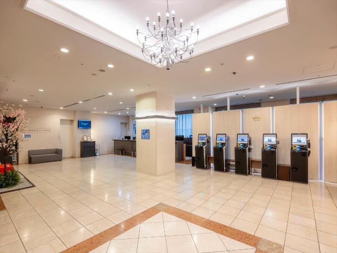 【フロント】無人システムで快適なチェックインを。