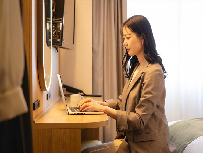 ビジネス滞在におすすめ！駅近快適立地・コンビニ直結で、横浜エリアはもちろん首都圏の出張にも。