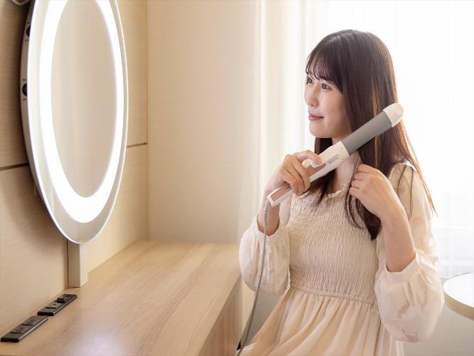 【レディースフロア設備】ドライヤー・シャワーヘッド・ヘアアイロンなど、人気のReFa製品を完備。