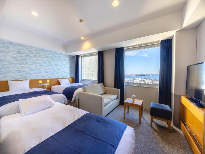 【ファミリールーム】28平米・セミダブル×2台＋エキストラベッド・ソファベッド×各1台