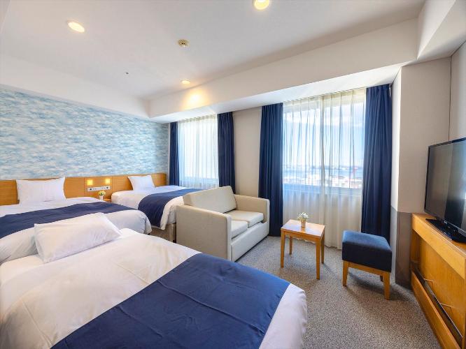 【ファミリールーム】28平米・セミダブル×2台＋エキストラベッド・ソファベッド×各1台