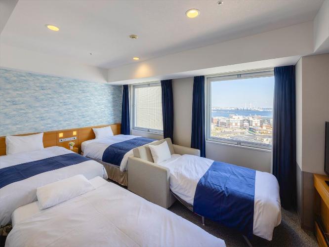 【ファミリールーム】4名宿泊時はソファをソファベッドに変更いたします。