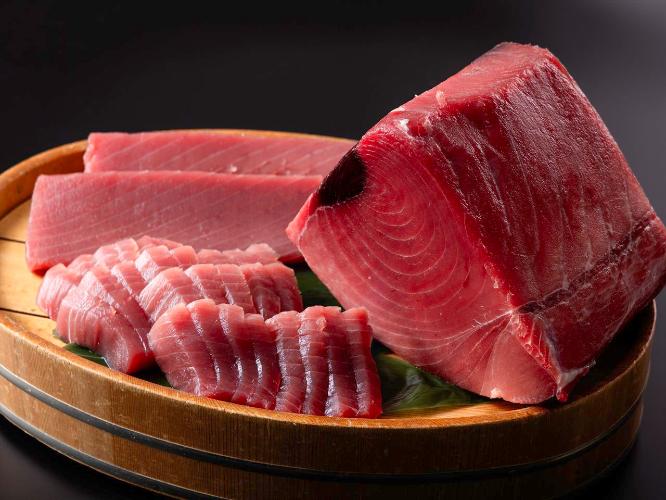 【朝食ビュッフェ】日本屈指のマグロ漁港「三崎港」でとれた新鮮なマグロをご用意。