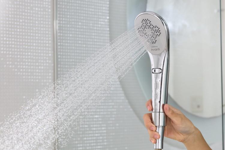 ■【ウルトラファインバブルシャワーヘッド】超微細な気泡で爽快な浴び心地と美容作用が期待できます。