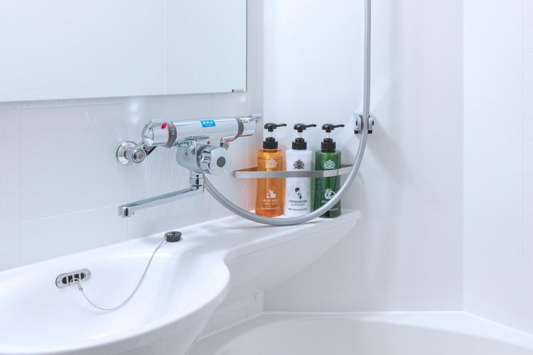 ■シャンプーボトル落下防止ホルダーを新設し、利便性を向上しました。