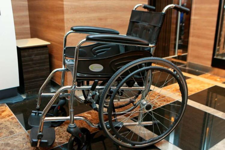 ■急な体調不良やお怪我に備えて、貸出用の車いすを準備（数に限りがございます）。