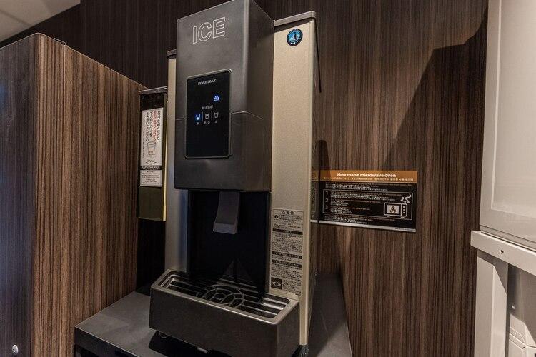 ■館内2階に製氷機をご用意。