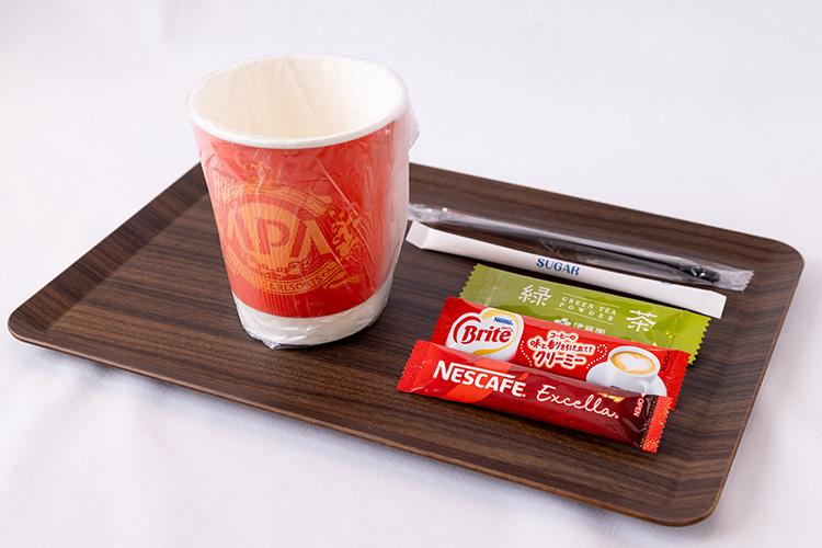 ■客室には、温かい飲み物が飲めるようにコーヒーセット・緑茶をご用意。