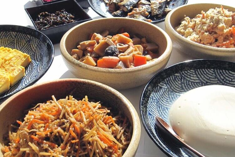 ■埼玉名物「武蔵野うどん」や「ゼリーフライ」、スタミナ満点の「熊谷ホルモン炒め」も絶品！