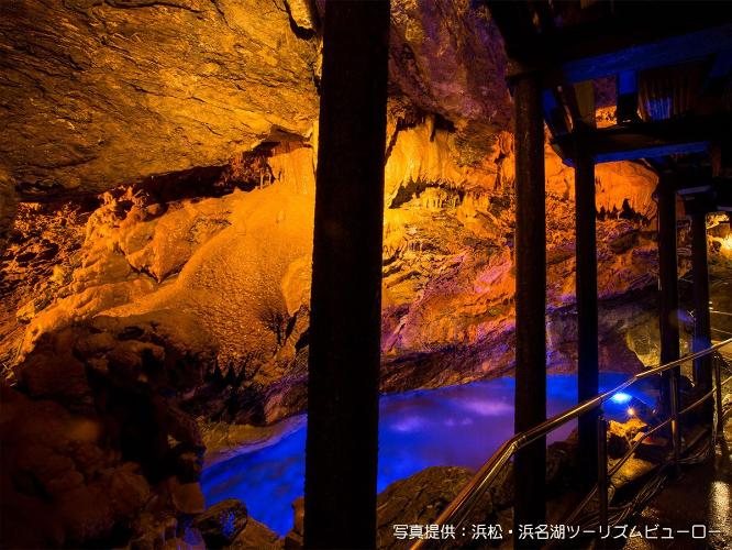 〇竜ヶ岩洞　＜当館より車で約50分＞