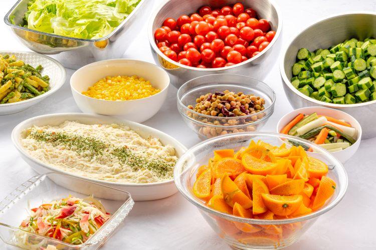 【朝食ビュッフェ】 1F　TFSリゾートガーデンシティ 川沿店：朝食ブッフェ　サラダ＆フルーツ