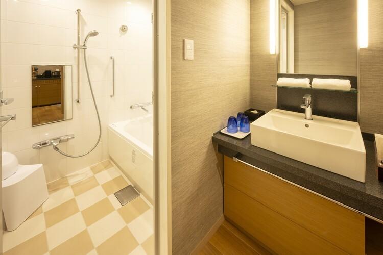 洗い場付きバスルーム（エミオンスクエア）