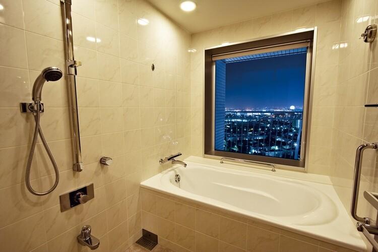 窓に面した洗い場付きバスルーム（※一部客室のみ）