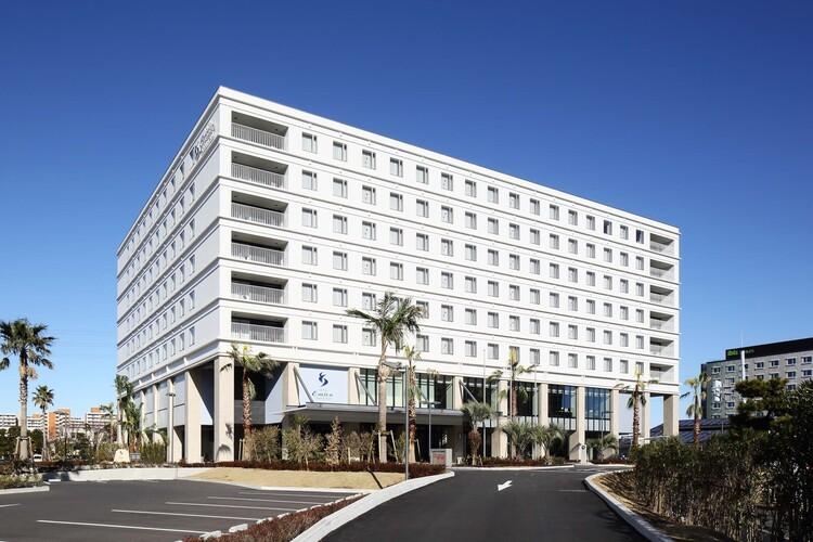 エミオンスクエア外観