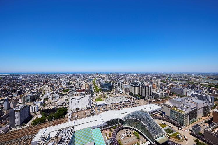 金沢駅側（海側）客室・景色一例。客室は全室17階以上。金沢の景色を眺めながら、ごゆっくりとお寛ぎください。