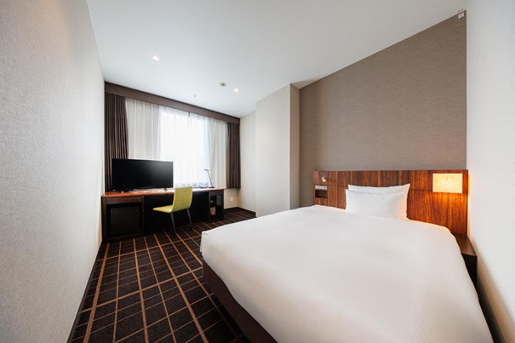 【客室】シングルルーム　・部屋広さ…19平米・宿泊人数…1〜2名・ベッド幅…140cm