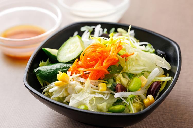 【朝食】3階レストラン　朝食内容…地元の食材を取り入れた和食・洋食のビュッフェ。朝食提供時間6：30am～10：30am。