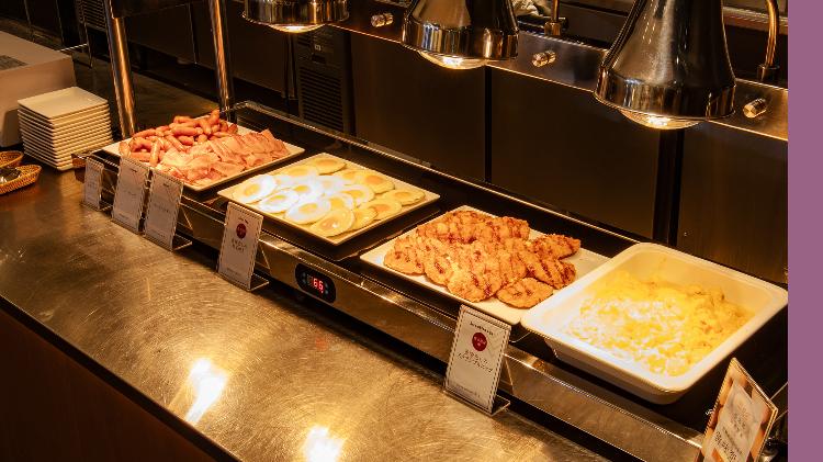 【朝食】3階レストラン　朝食はホテル3階LAPISでご用意しております。