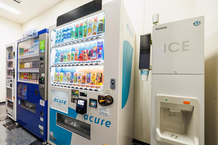 【施設】自動販売機・電子レンジ・製氷機　4階