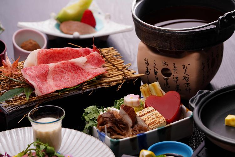 美肌の湯としまね和牛の饗宴　しまね和牛トマトコラーゲンすき焼き