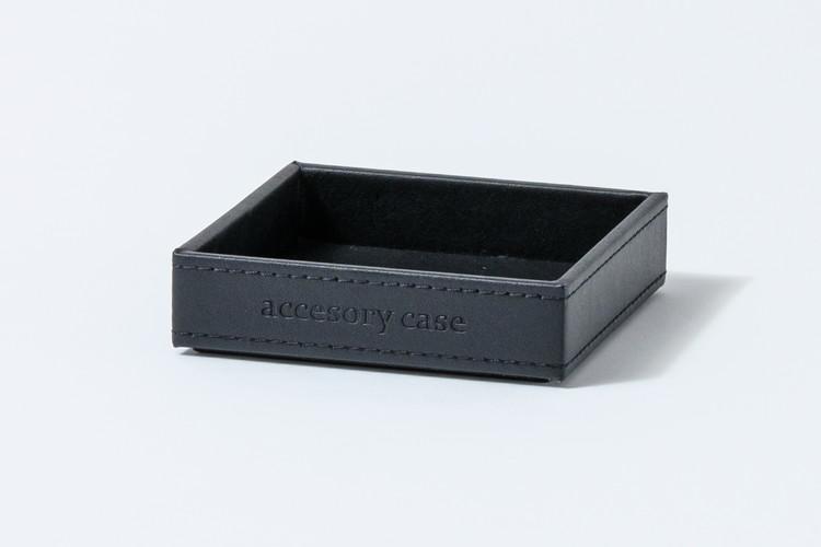 小物を入れられるアクセサリーケースをご用意しました。
