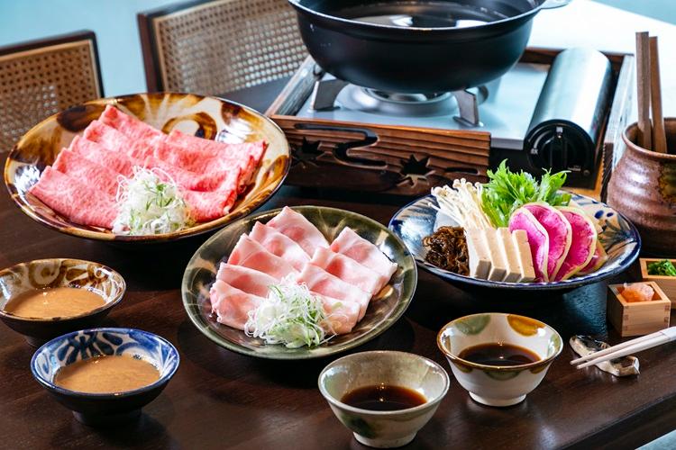 【シラカチ日本料理】 ＜しゃぶしゃぶ会席＞ 沖縄の地酒「泡盛」を片手に、琉球赤瓦の古民家の軒先をイメージした店内で、旅の思い出話に花を咲かせませんか？ ※料理イメージ