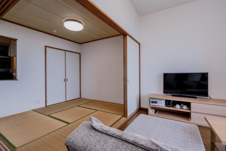 【タイプA2 和洋室】和室に布団を敷くタイプの自宅のようなくつろぎ空間。