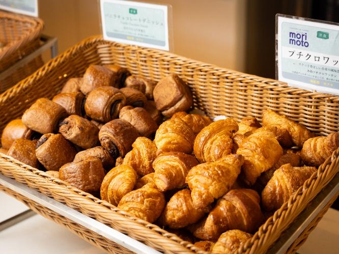 【朝食マルスコイバイキング】充実した種類のベーカリーコーナー（イメージ）