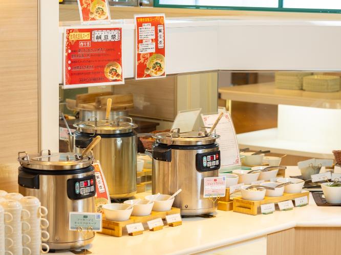 【朝食マルスコイバイキング】台湾の朝ごはん「シェントウジャン」  お好みのトッピングでお楽しみいただけます♪胃に優しい一品です。