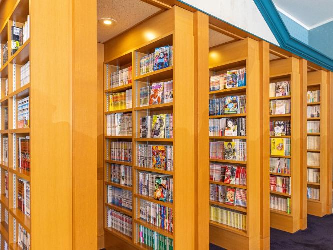 【（西館 1F） 山口文庫】絵本や漫画、小説、雑誌など、幅広いジャンルの本をご用意しております。
