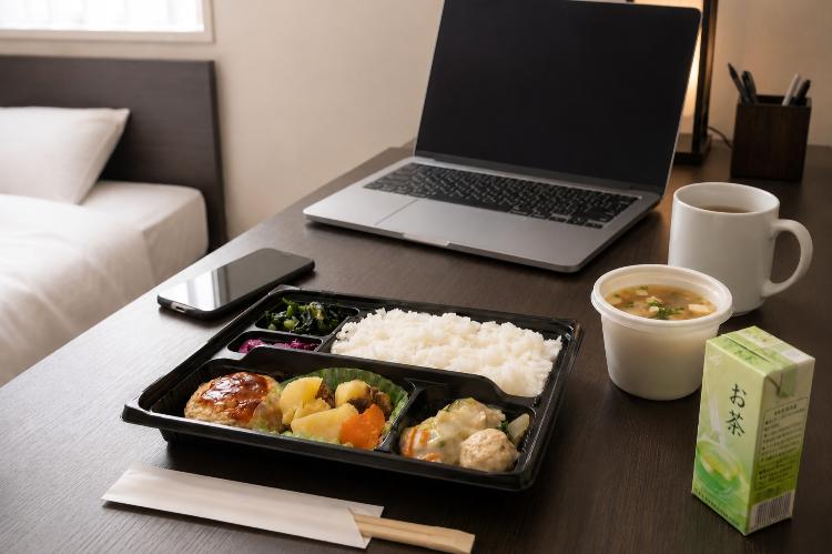 お弁当朝食　１Fフロントでお渡しいたします。