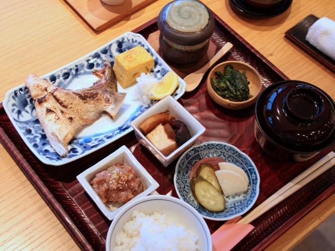朝食／五島の食材を基本とし、ご滞在の日数に応じてアレンジしたご朝食をご用意いたします。